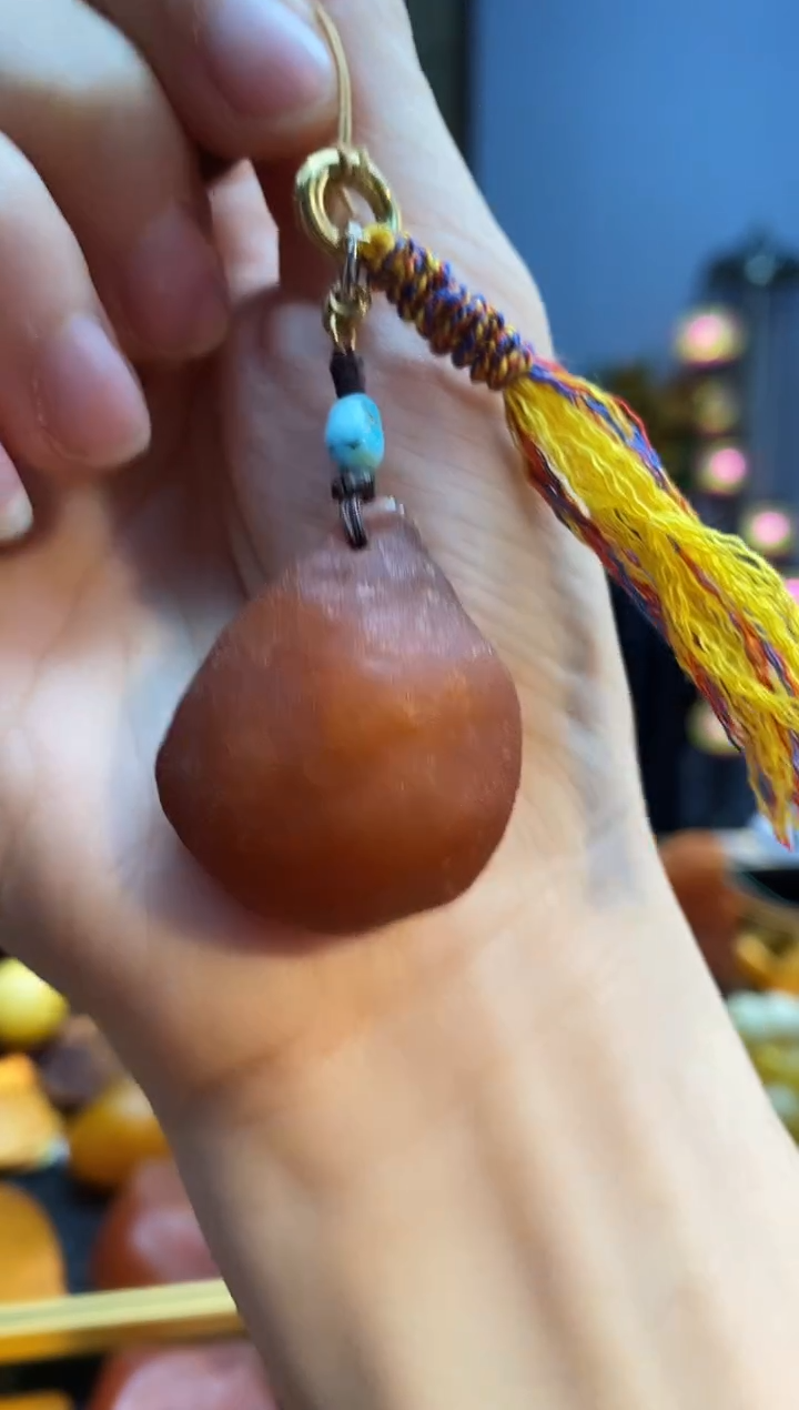 琥珀颈饰未镶嵌挂件