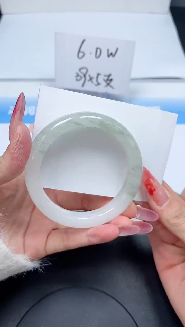 【闪购商品】石英质玉手镯未镶嵌234/58.2