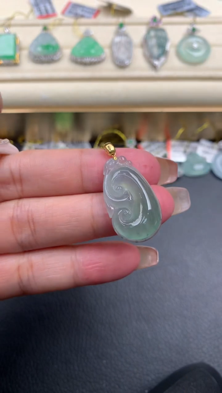 【闪购商品】翡翠颈饰18K金镶嵌Q56      