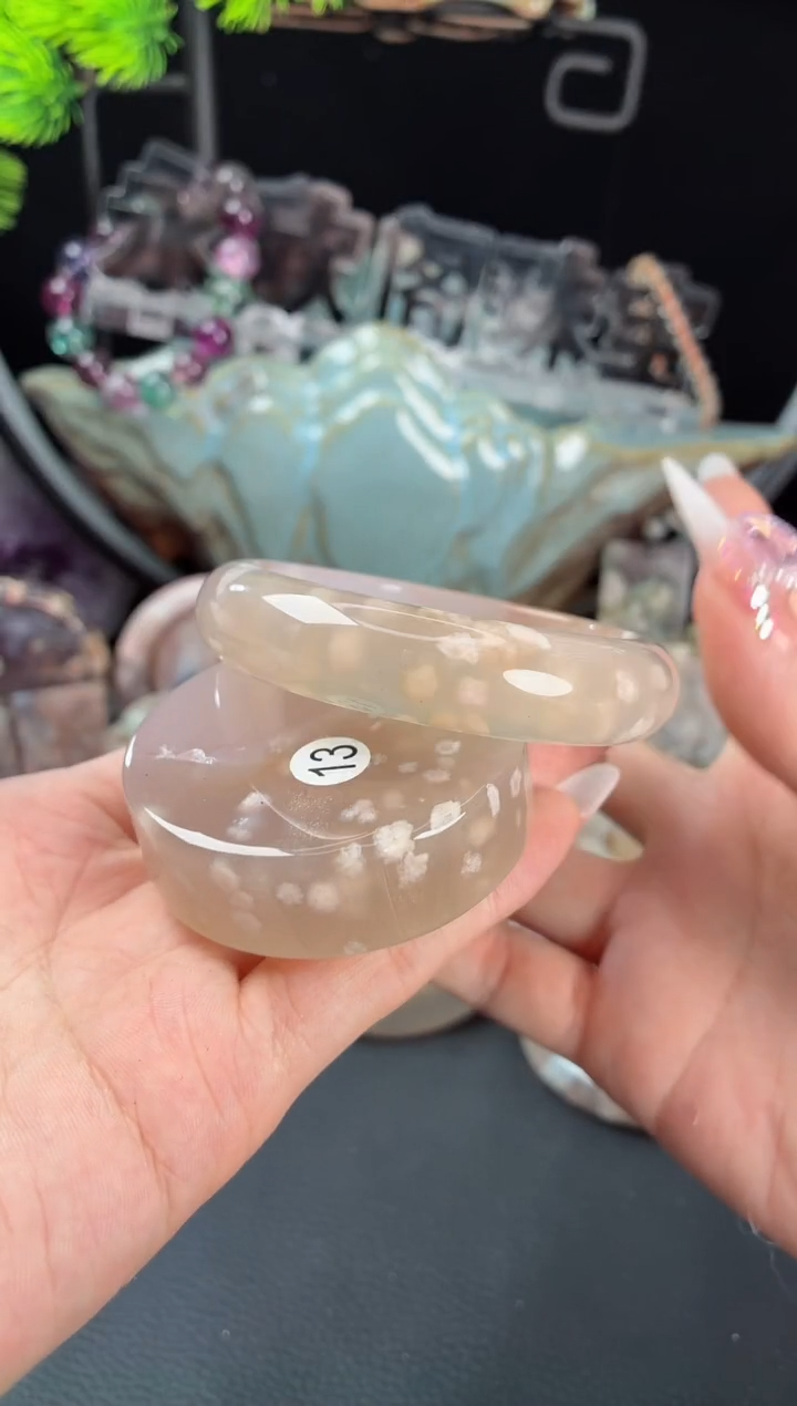 石英质玉手镯（圆镯）未镶嵌56