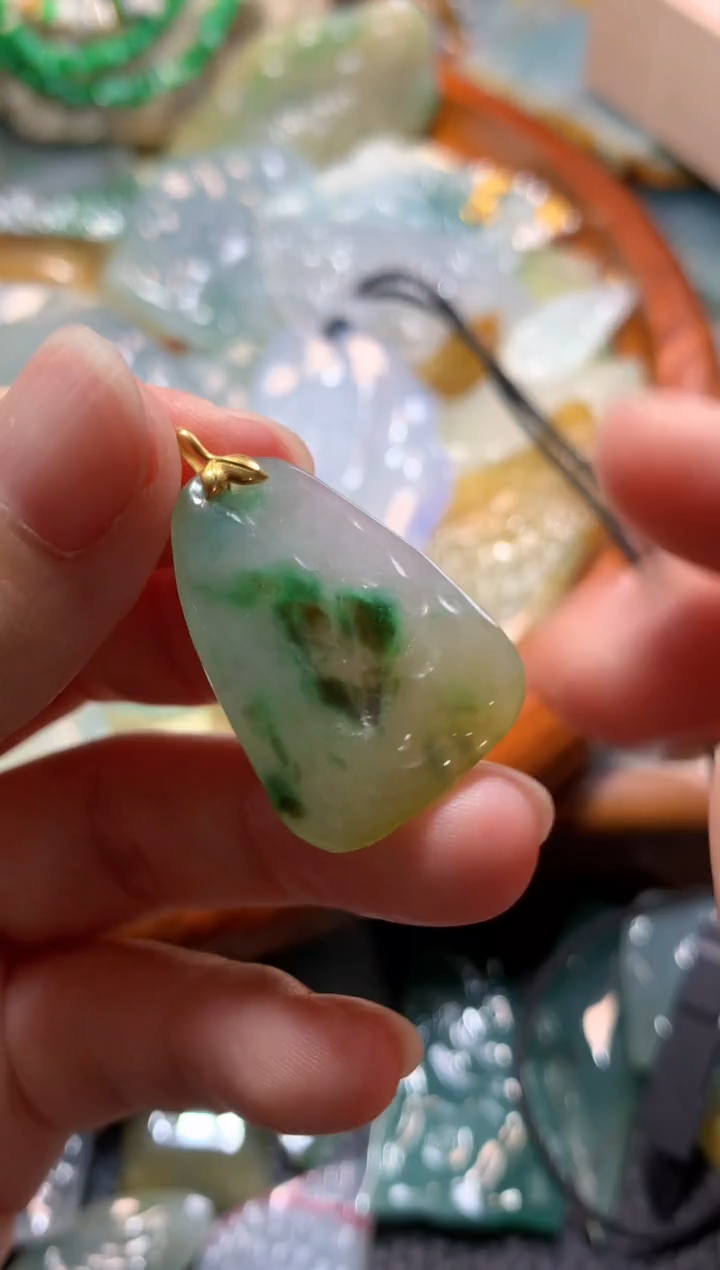 翡翠18K金镶嵌吊坠(不含链)吊坠