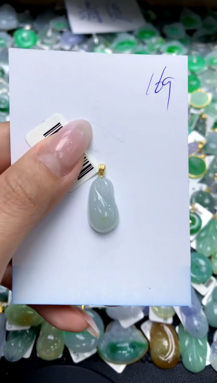 翡翠18K金镶嵌颈饰11111111111111