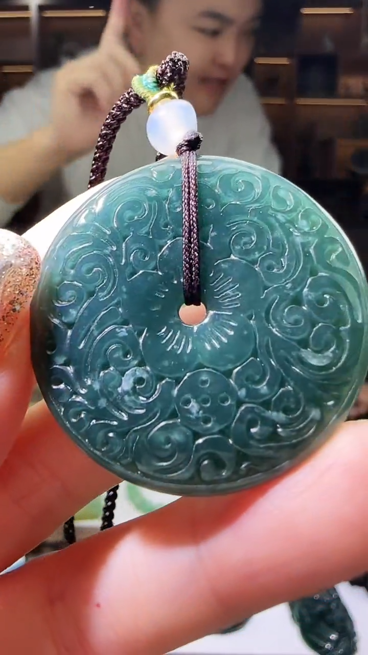 颈饰未镶嵌翡翠多样性发其一  平安扣