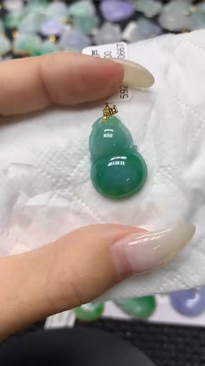 颈饰18K金镶嵌翡翠11111111111