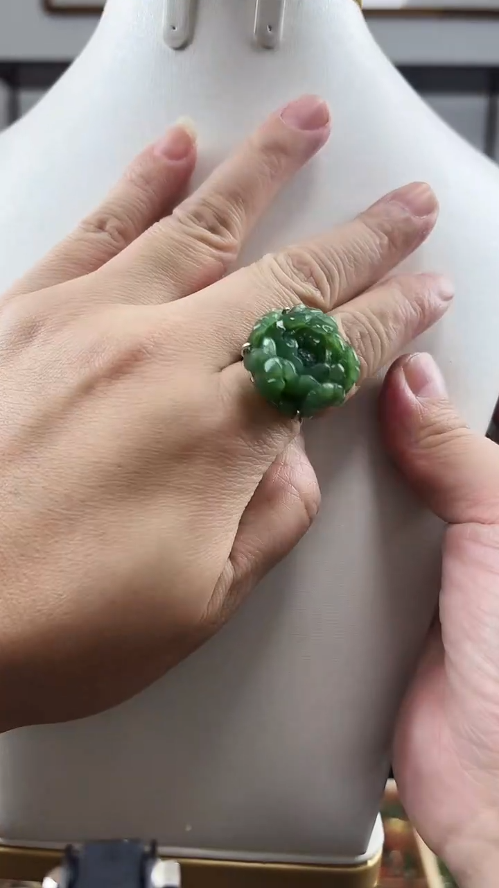 颈饰未镶嵌和田玉花