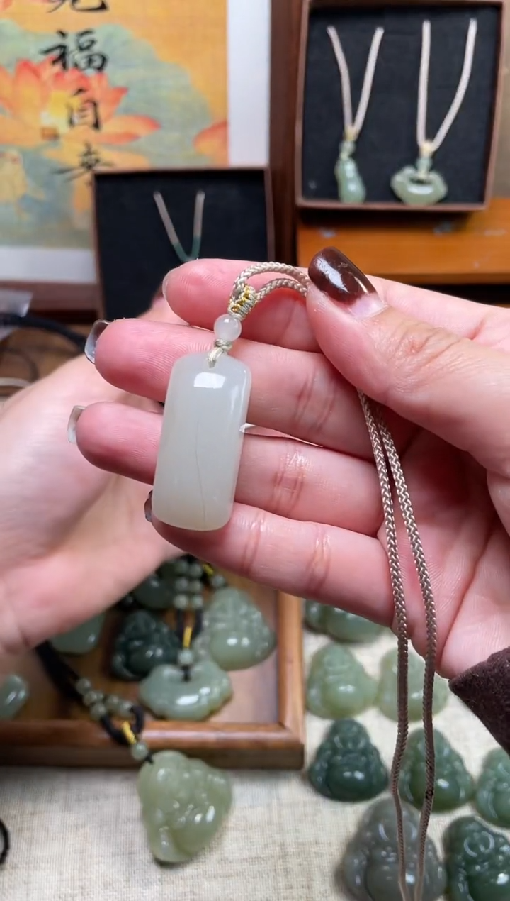 【闪购商品】和田玉颈饰未镶嵌30无事牌