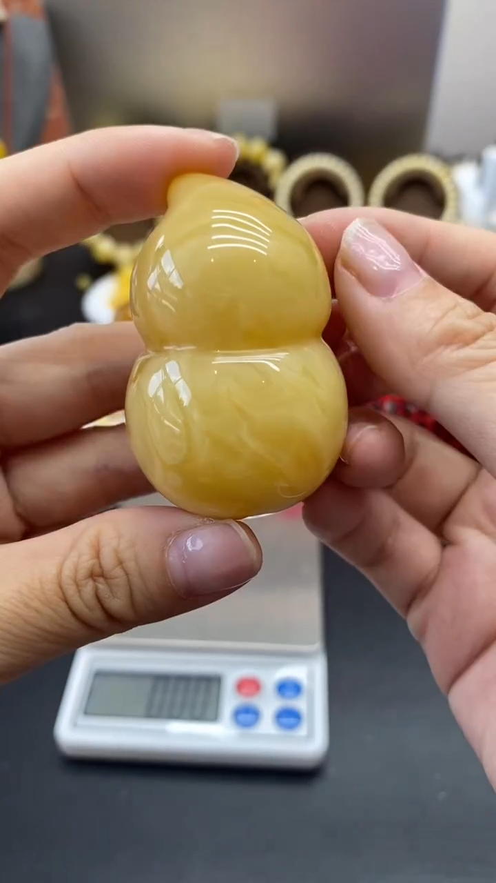 琥珀未镶嵌珠宝奇石2522