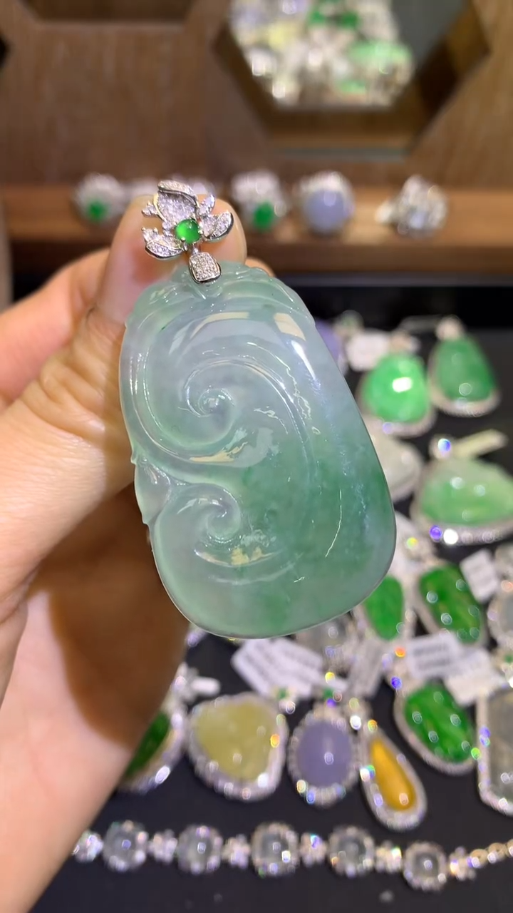 【闪购商品】翡翠吊坠(不含链)18K金镶嵌吊坠