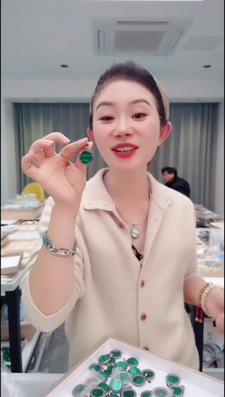 合金孔雀石颈饰31109圆牌吊坠