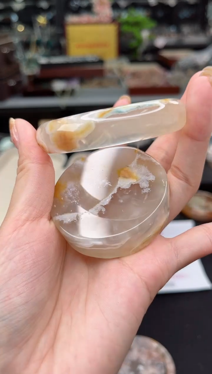 【闪购商品】石英质玉手镯未镶嵌55圈口（赠品镯心）3503892