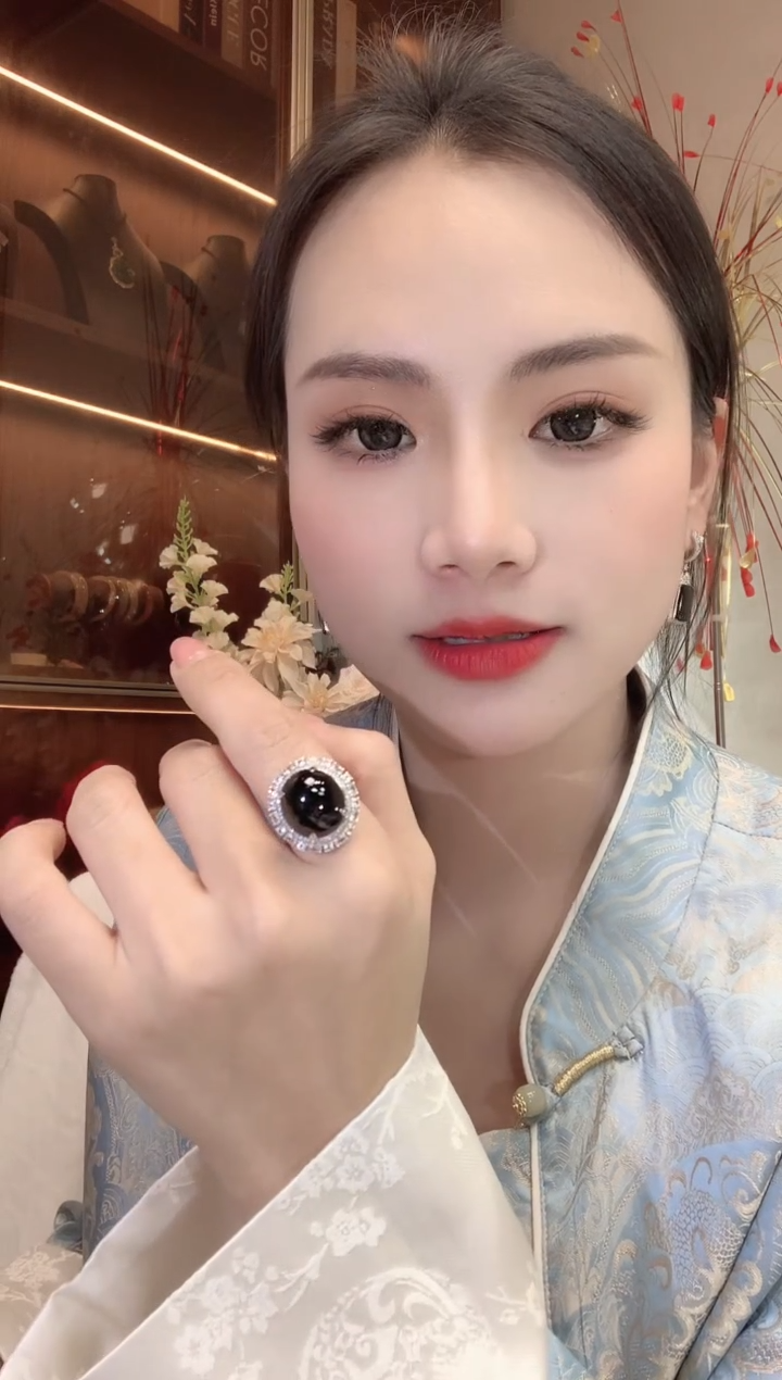 【闪购商品】翡翠戒指18K金镶嵌D8一件