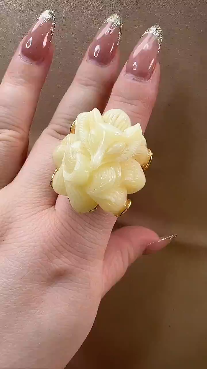琥珀颈饰未镶嵌戒指