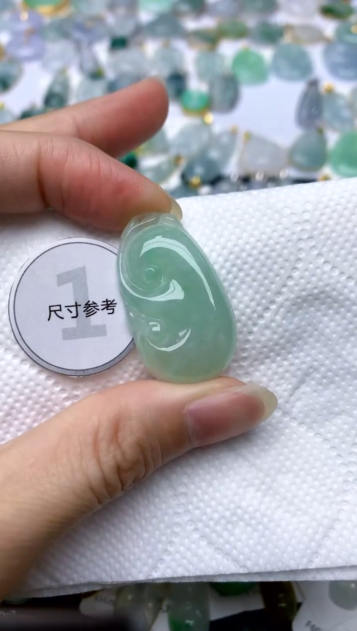 颈饰未镶嵌翡翠天然A货翡翠