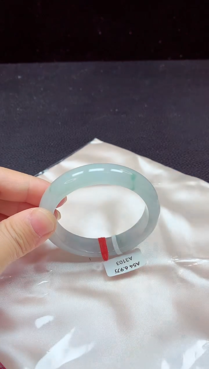 【闪购商品】翡翠手镯未镶嵌镯子54+