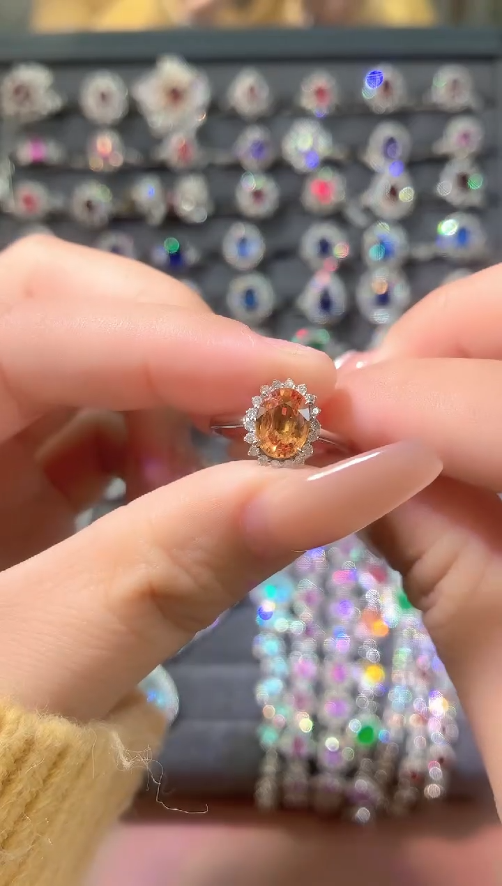 戒指彩色蓝宝石18K金镶嵌-1.6克拉