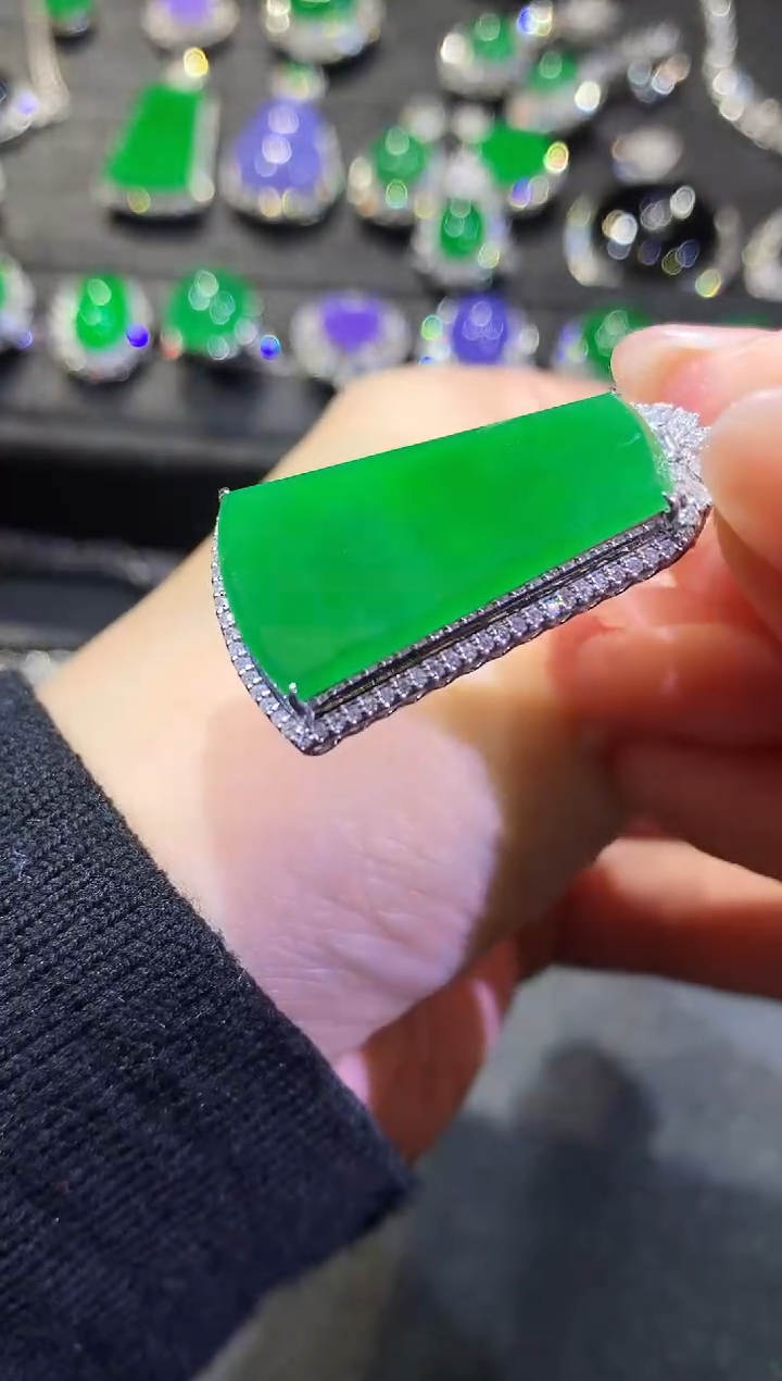 【闪购商品】翡翠吊坠(不含链)18K金镶嵌62-无事牌