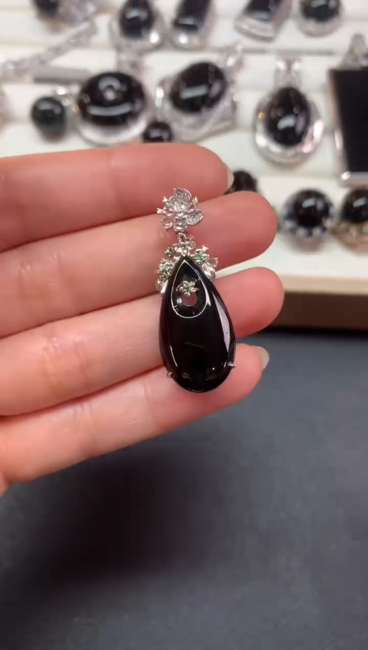 【闪购商品】翡翠吊坠(不含链)18K金镶嵌Z511|7980