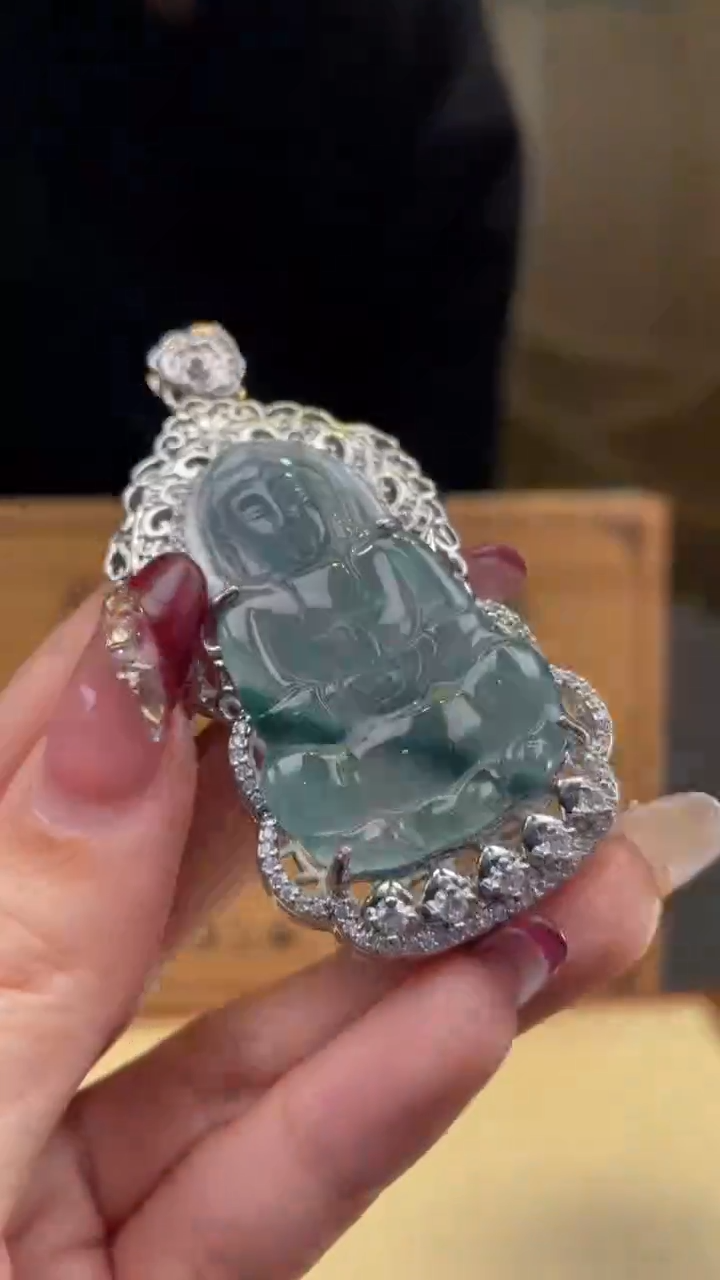 【闪购商品】翡翠颈饰未镶嵌      *21