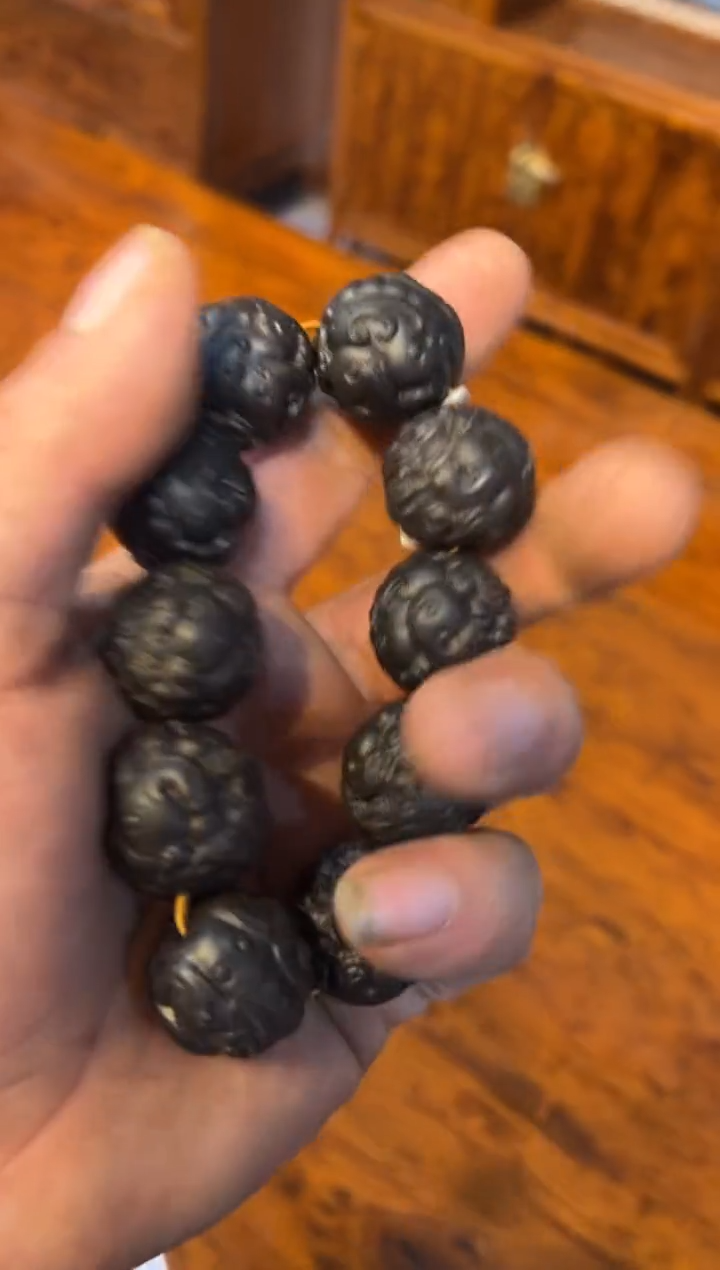 【闪购商品】花梨木类木雕雕刻手串