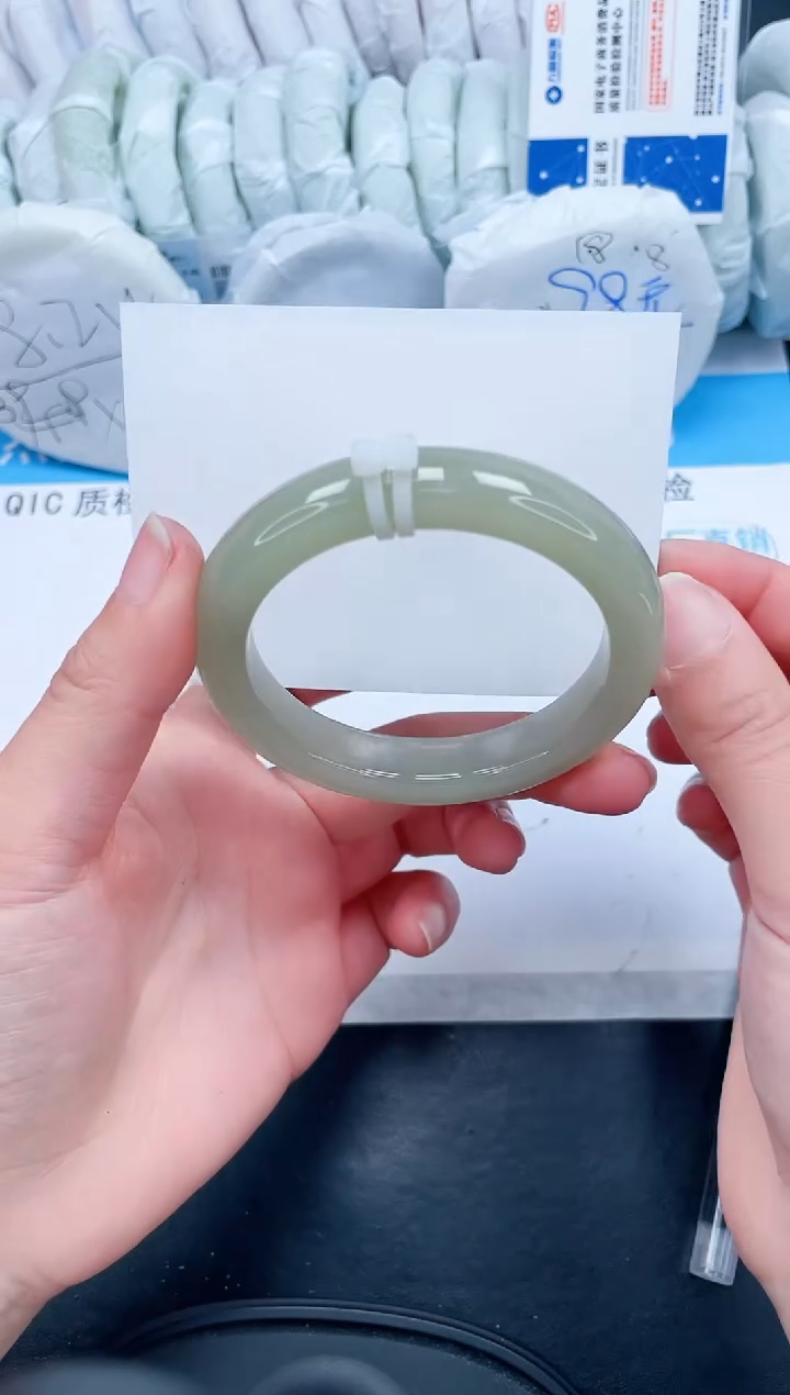 【闪购商品】和田玉手镯未镶嵌336-56.7