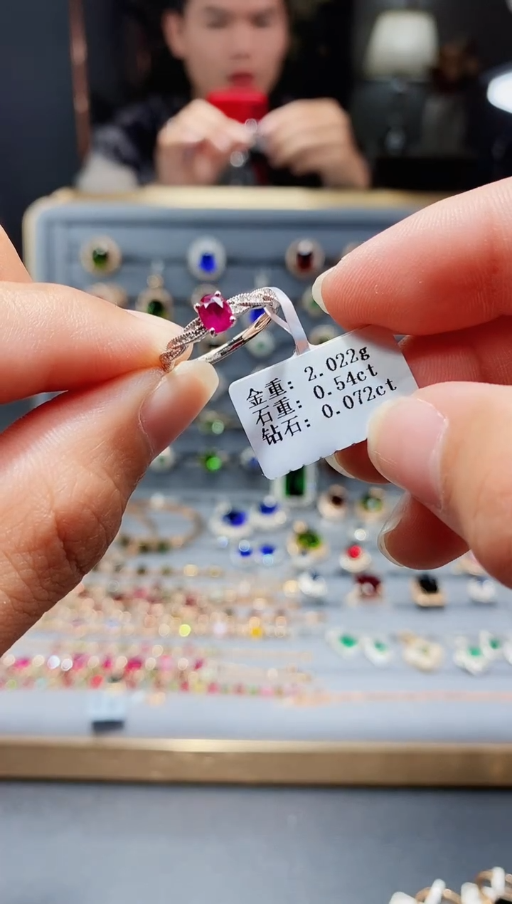 【闪购商品】红宝石戒指18K金镶嵌0.54.