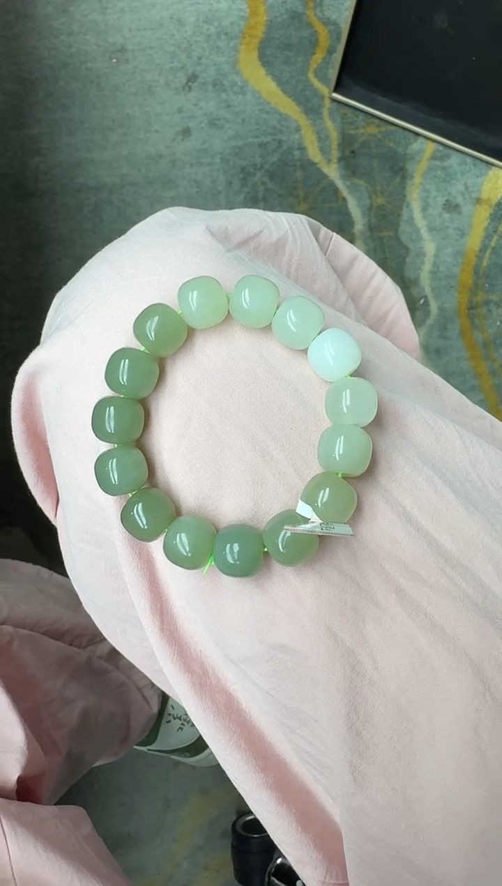 和田玉未镶嵌颈饰        qhl14