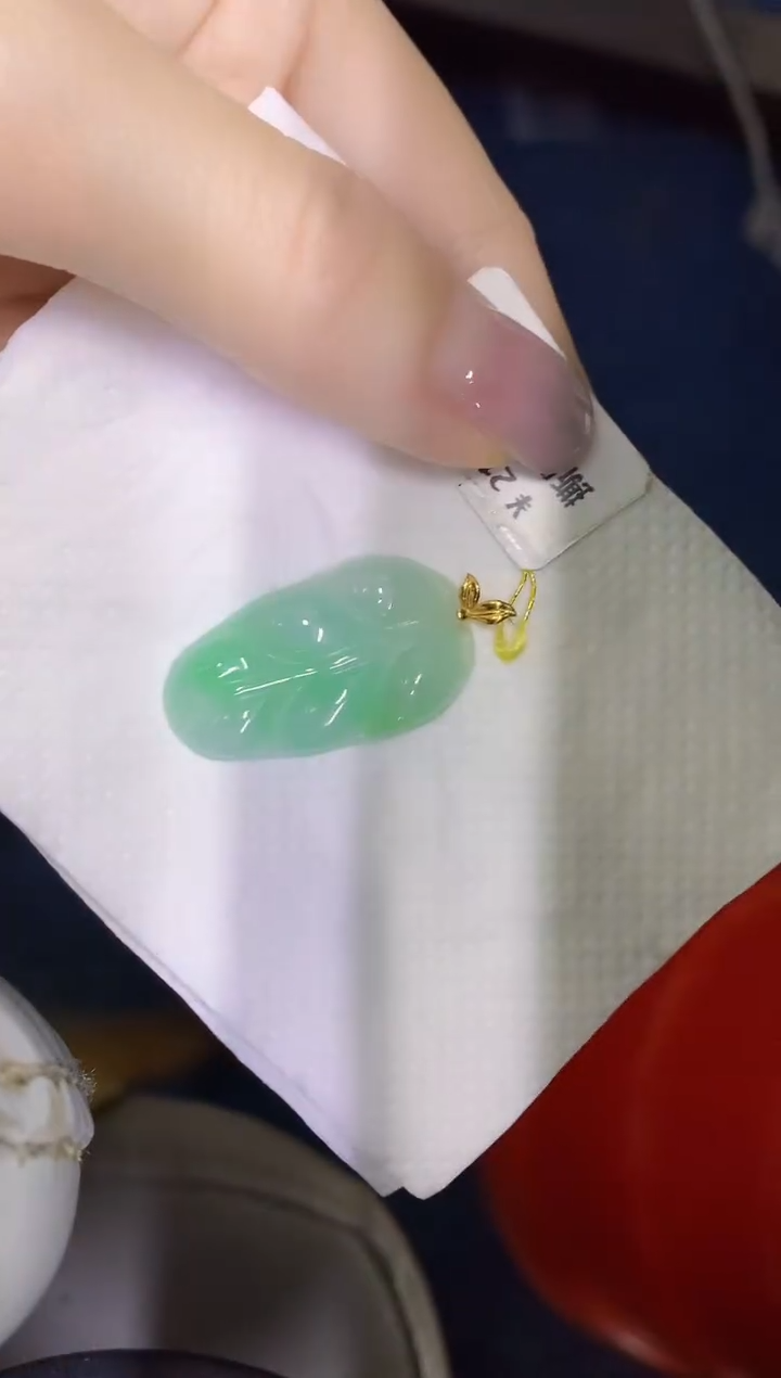 颈饰18K金镶嵌翡翠缅甸天然翡翠A货