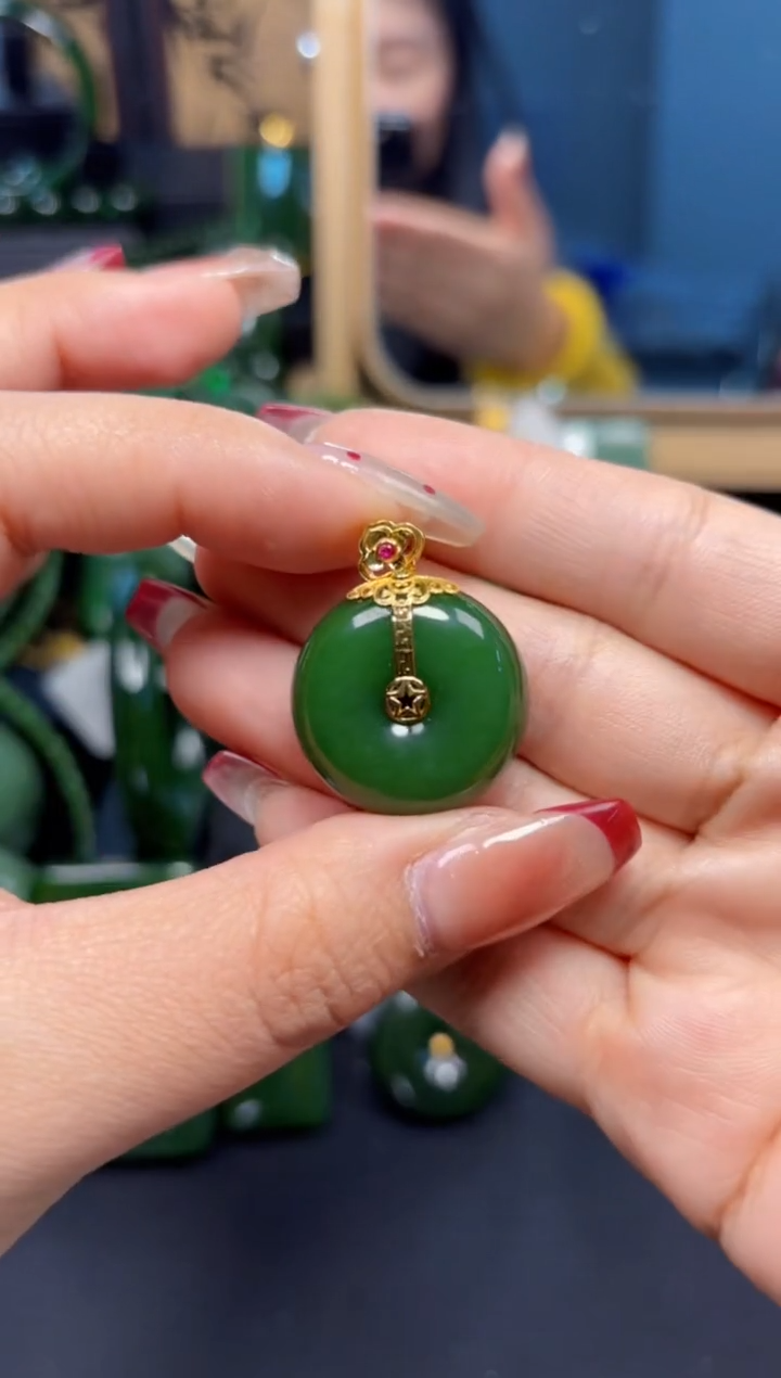 【闪购商品】和田玉（碧玉）吊坠(赠链)18K金镶嵌1