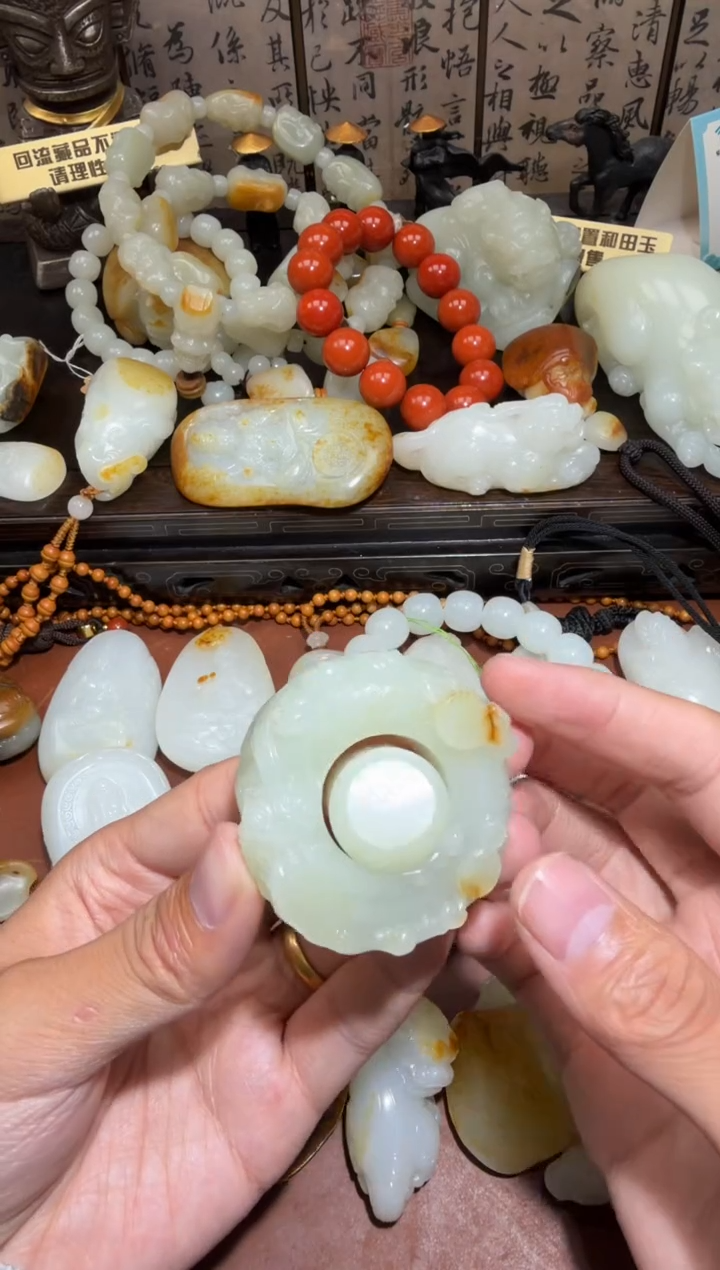 未镶嵌和田玉挂件和田玉