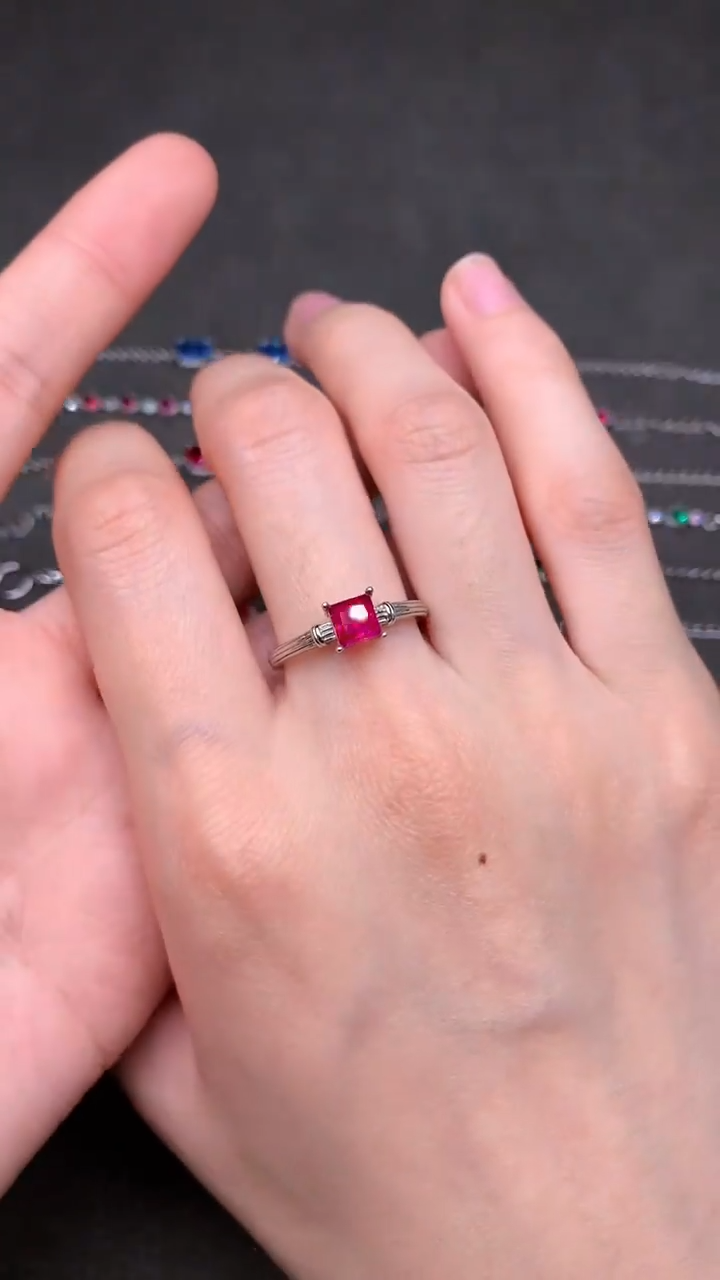 【闪购商品】红宝石戒指银S925镶嵌.....