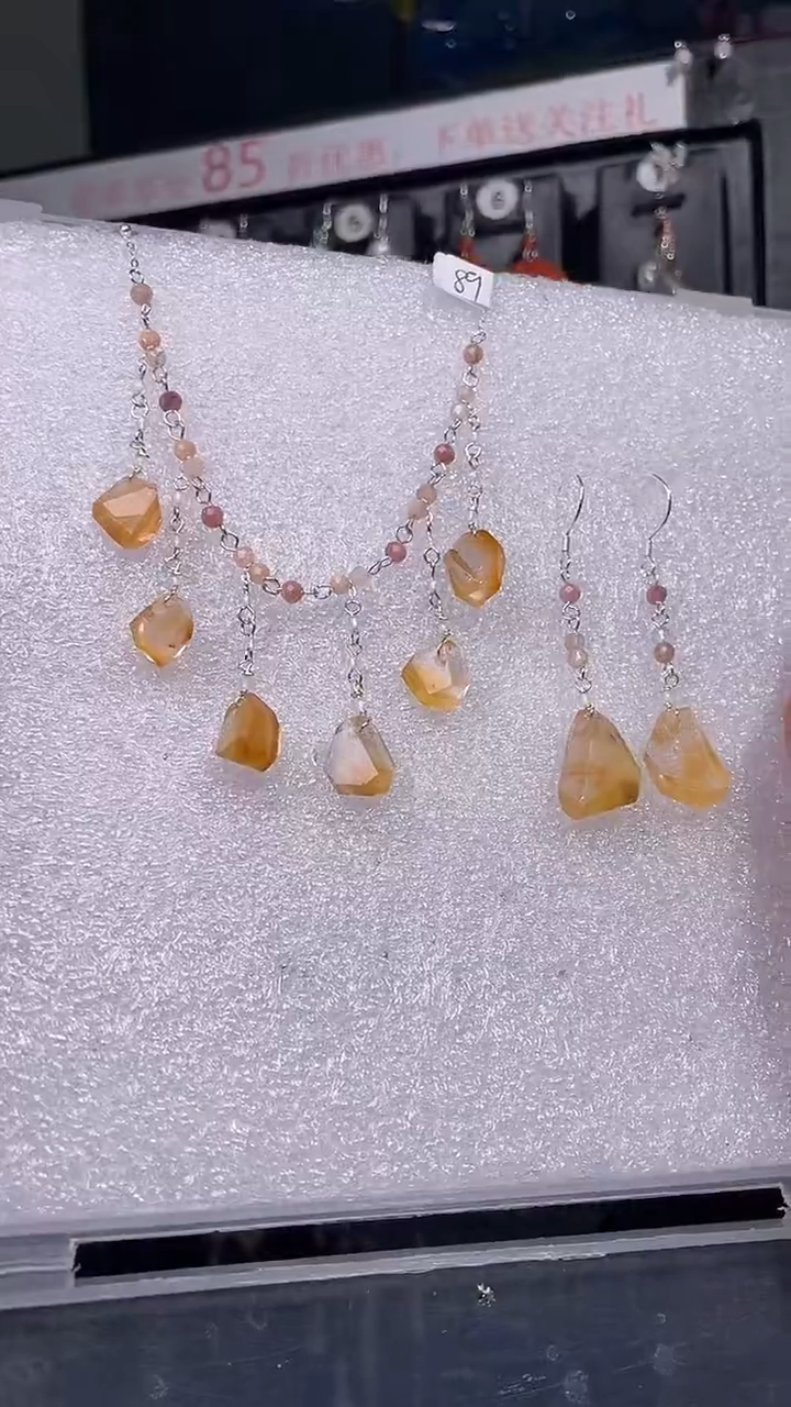 未镶嵌耳饰水晶为**狂 为谁疯狂