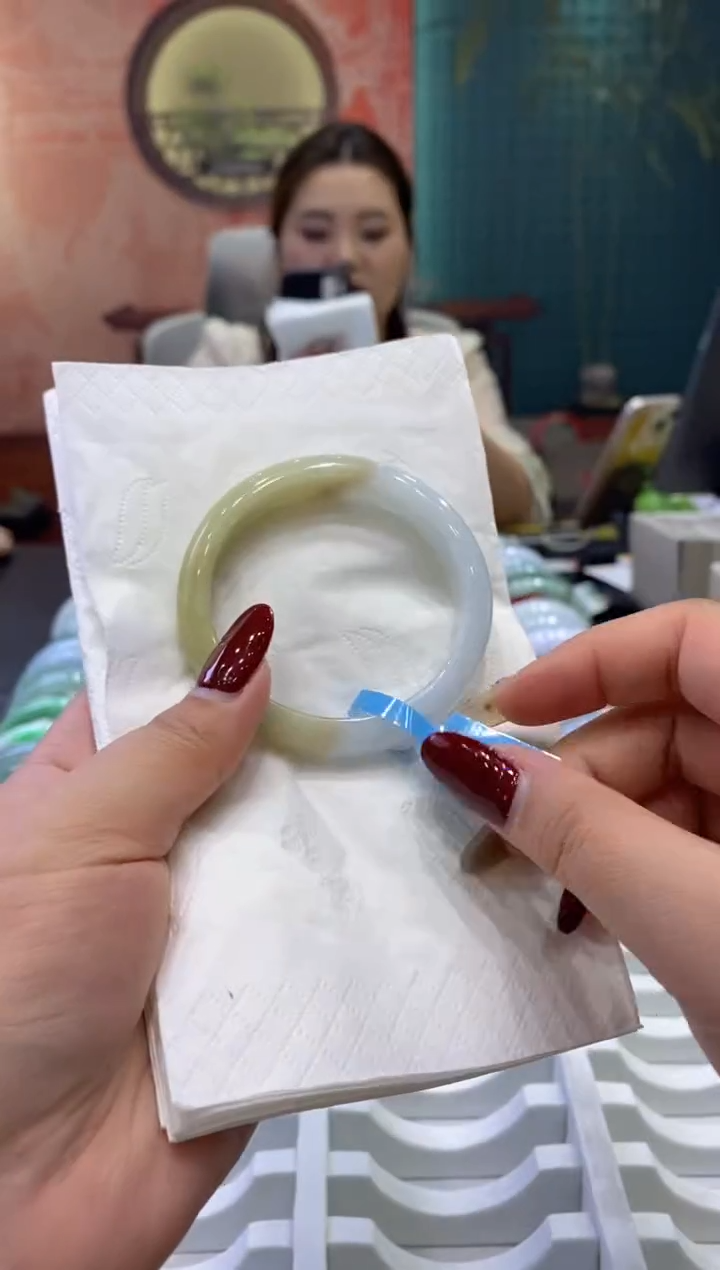 【闪购商品】翡翠手镯未镶嵌多人005245