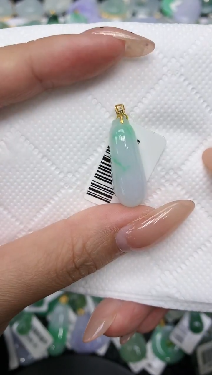 颈饰18K金镶嵌翡翠1