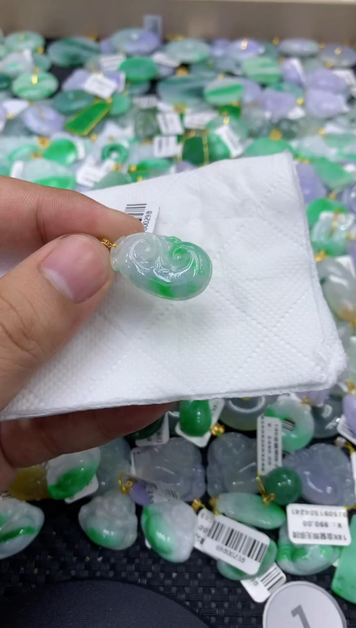 颈饰18K金镶嵌翡翠天然缅甸翡翠A货