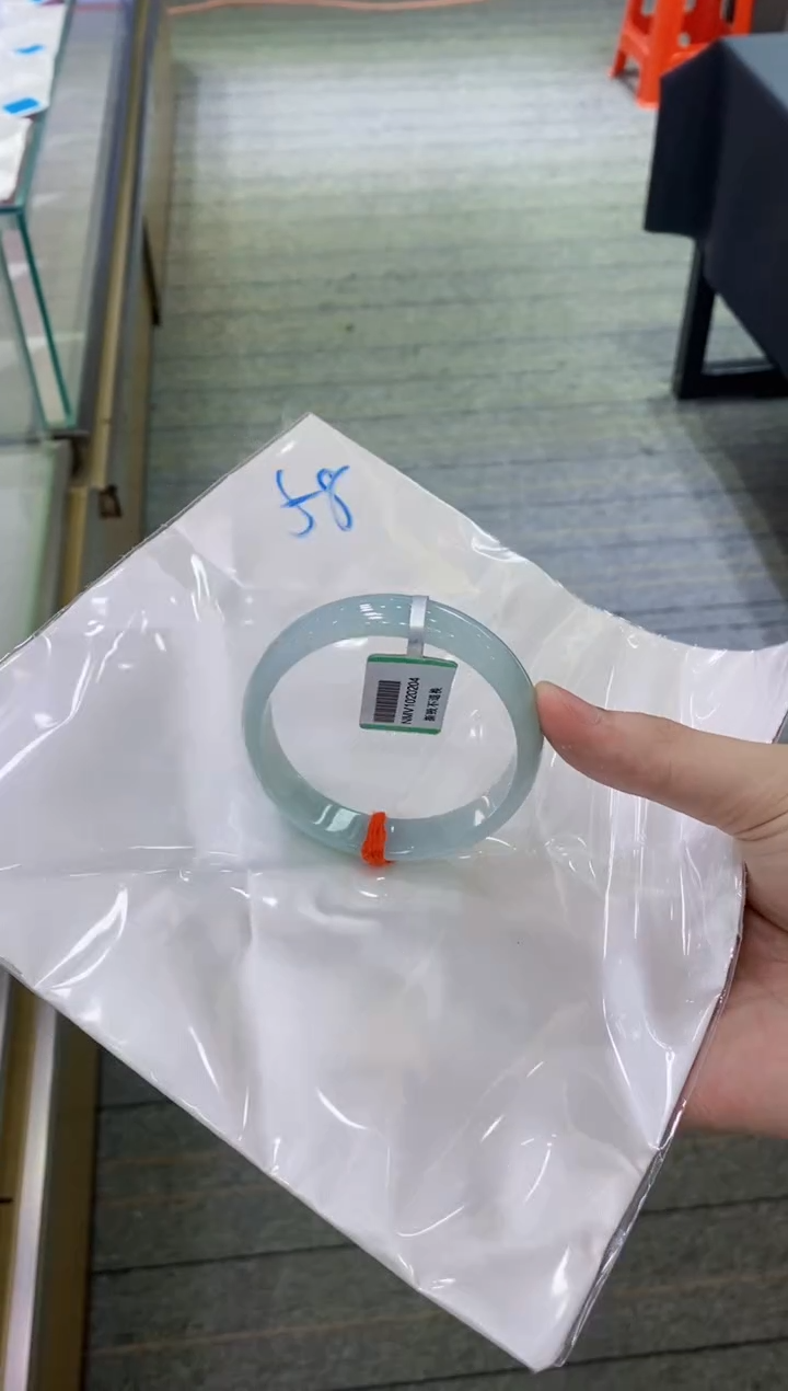 【闪购商品】翡翠手镯未镶嵌                