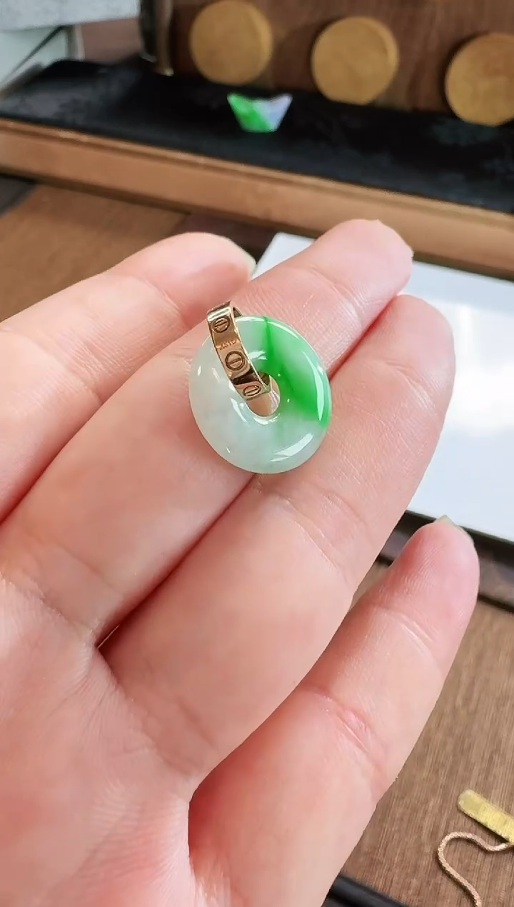 翡翠18K金镶嵌吊坠(不含链)吊坠