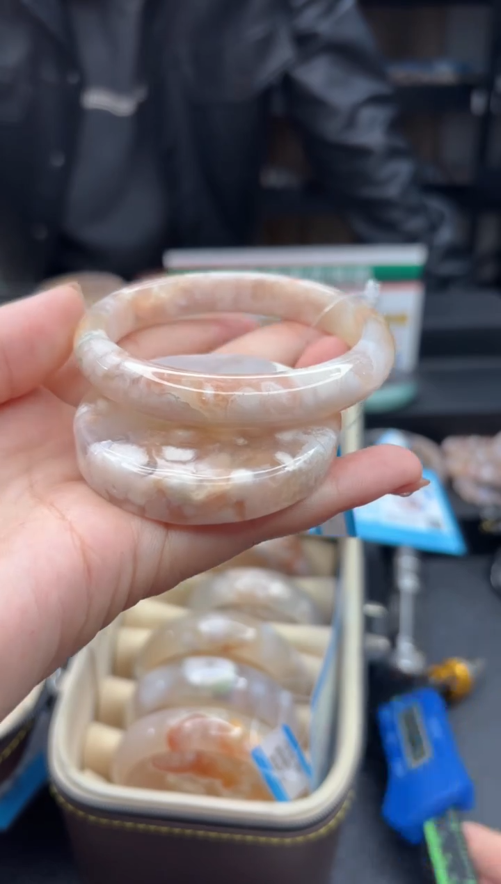 【闪购商品】石英质玉手镯未镶嵌93（57圈赠送镯心）