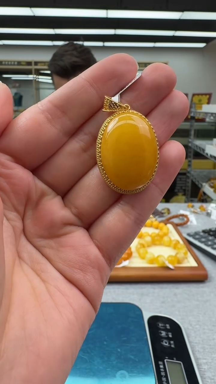 【闪购商品】琥珀颈饰未镶嵌484秒拍号