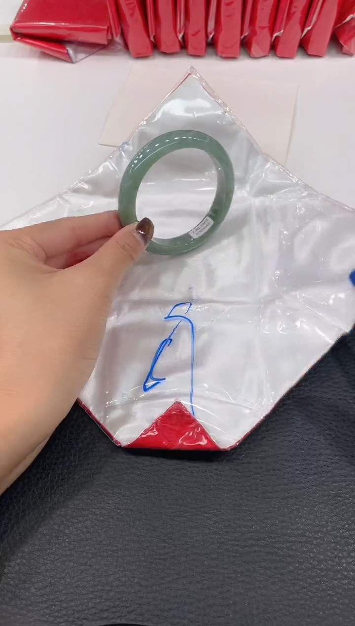 【闪购商品】翡翠手镯未镶嵌手镯