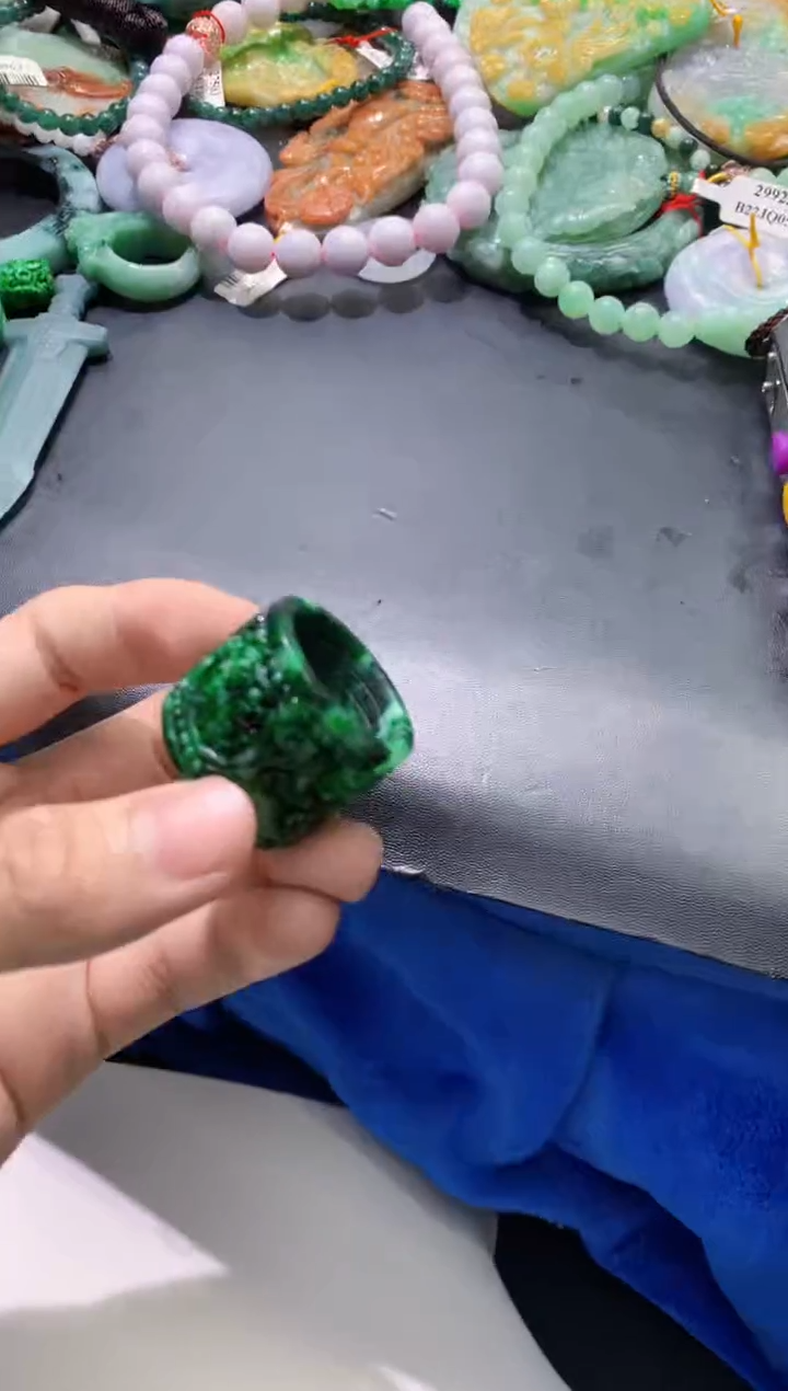 颈饰未镶嵌翡翠天然缅甸a货翡翠