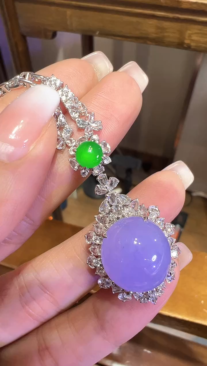 套链18K金镶嵌翡翠蛋面