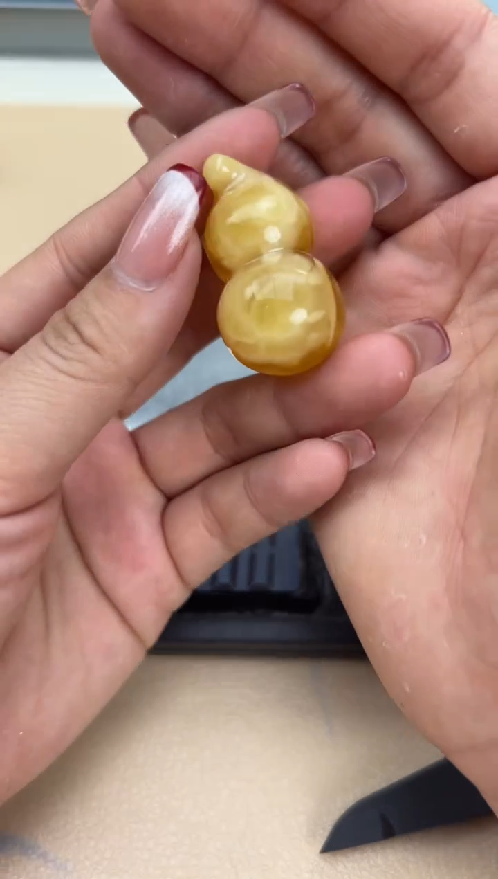 【闪购商品】琥珀裸石未镶嵌蜜蜡吊坠