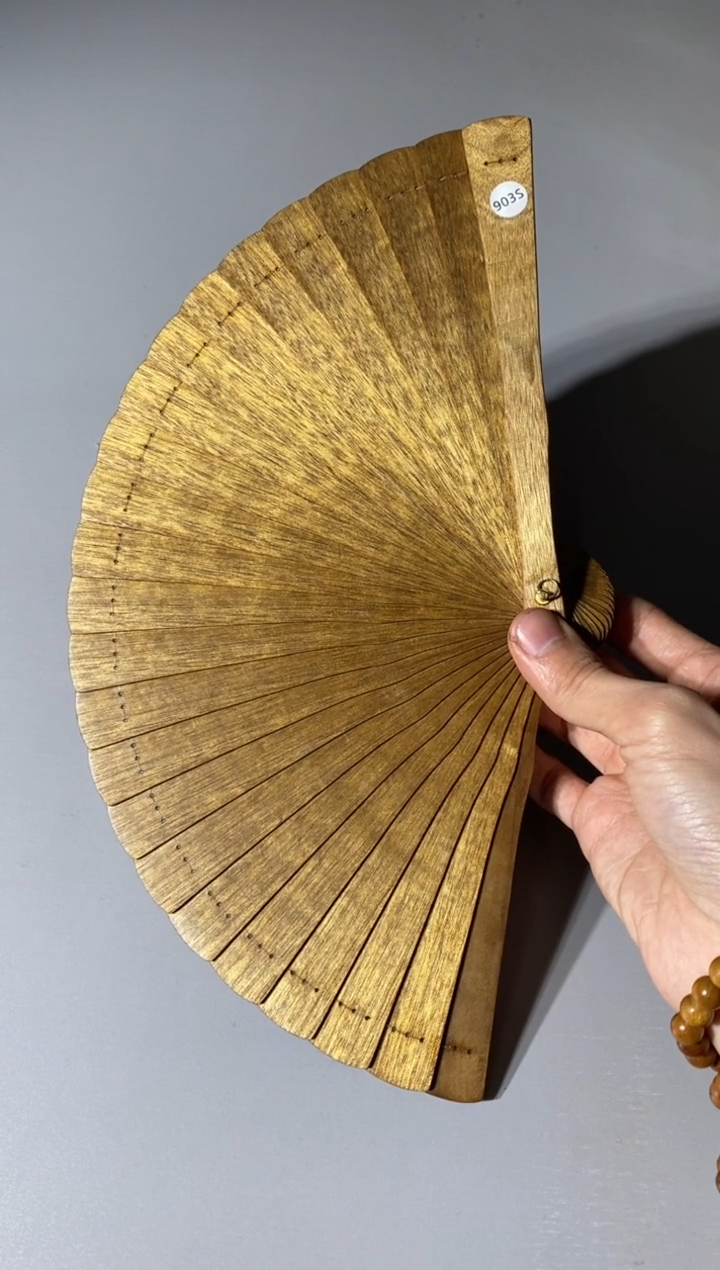 【闪购商品】金丝楠木雕903号18cm金丝楠木小叶桢楠扇子
