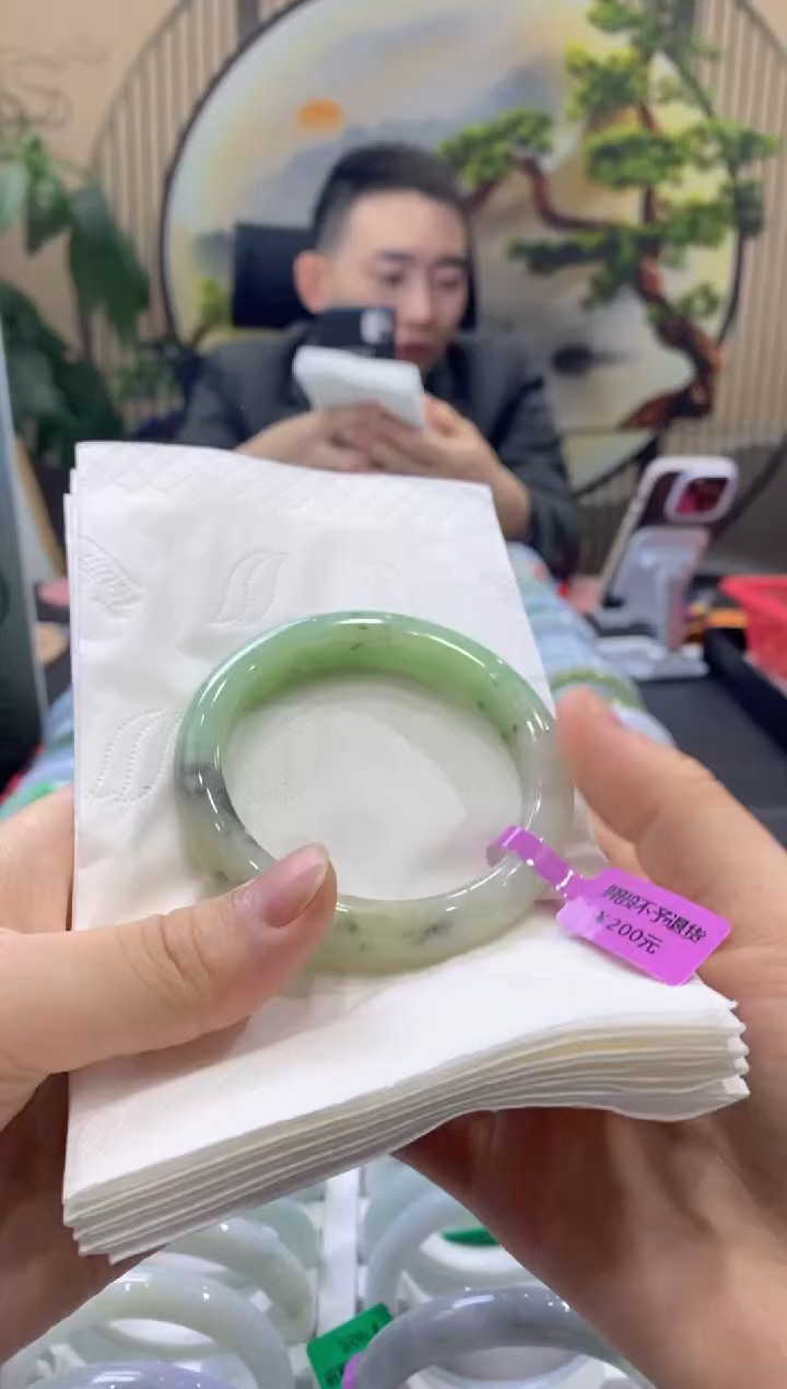 【闪购商品】翡翠手镯未镶嵌0000015912