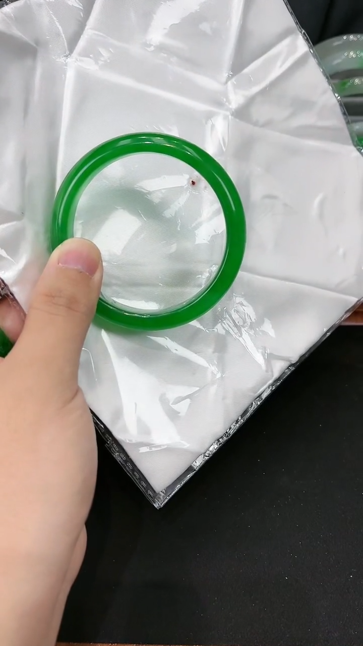 【闪购商品】砖雕s28 冰辣阳绿正圈手镯 圈口53-60