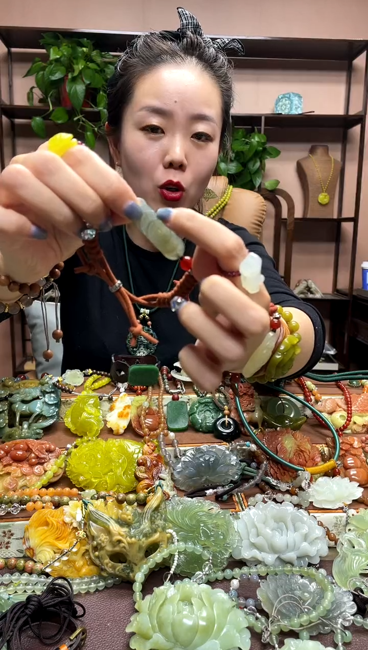 未镶嵌岫玉吊坠·1