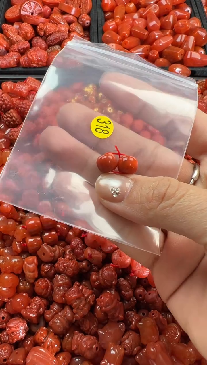 【闪购商品】南红玛瑙颈饰未镶嵌1