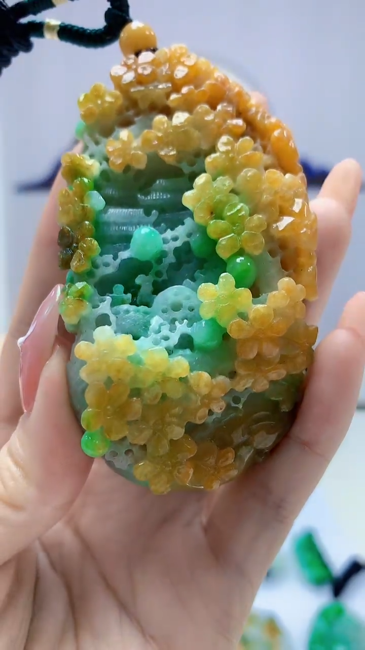 【闪购商品】定制翡翠未镶嵌5152DD-毛货挂件89