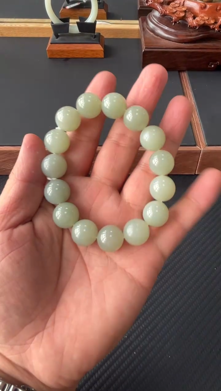 【闪购商品】未镶嵌和田玉手串且末微色差近矿卡14