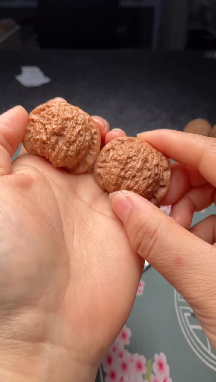 把件文玩核桃w351    血麒麟 40尺